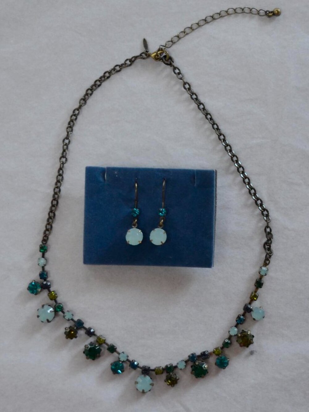 Avon Teal Rhinestone Collar Necklace & Earrings Set - Picture 5 of 5
